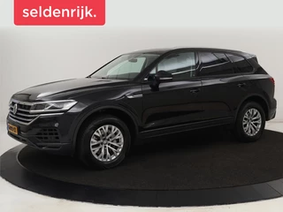 Hoofdafbeelding Volkswagen Touareg Volkswagen Touareg 3.0 TDI Elegance | Leder | Trekhaak | Camera |  Luchtvering | Stoelverwarming | Adaptive cruise | Carplay | Achterbankverwarming | Navigatie | Full LED | Side Assist