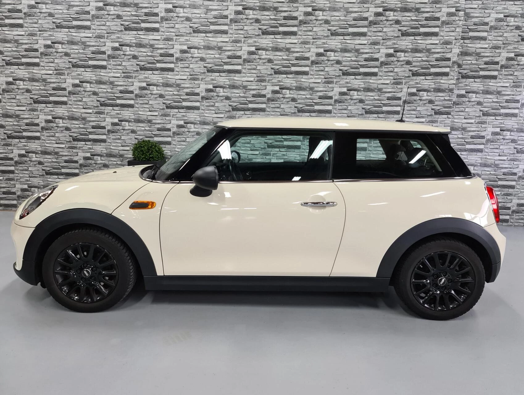 Hoofdafbeelding MINI One