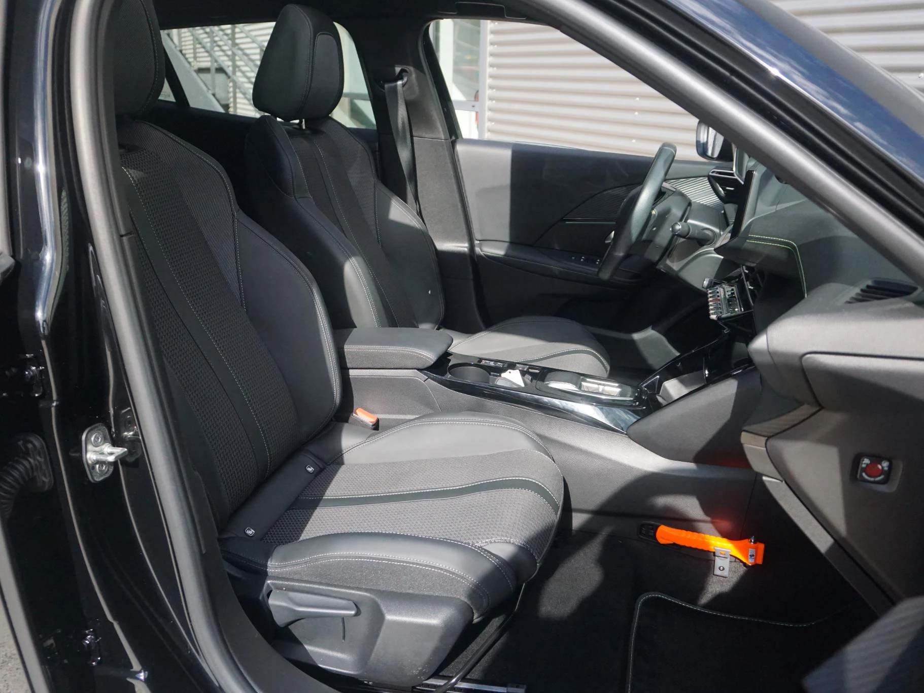 Hoofdafbeelding Peugeot e-2008