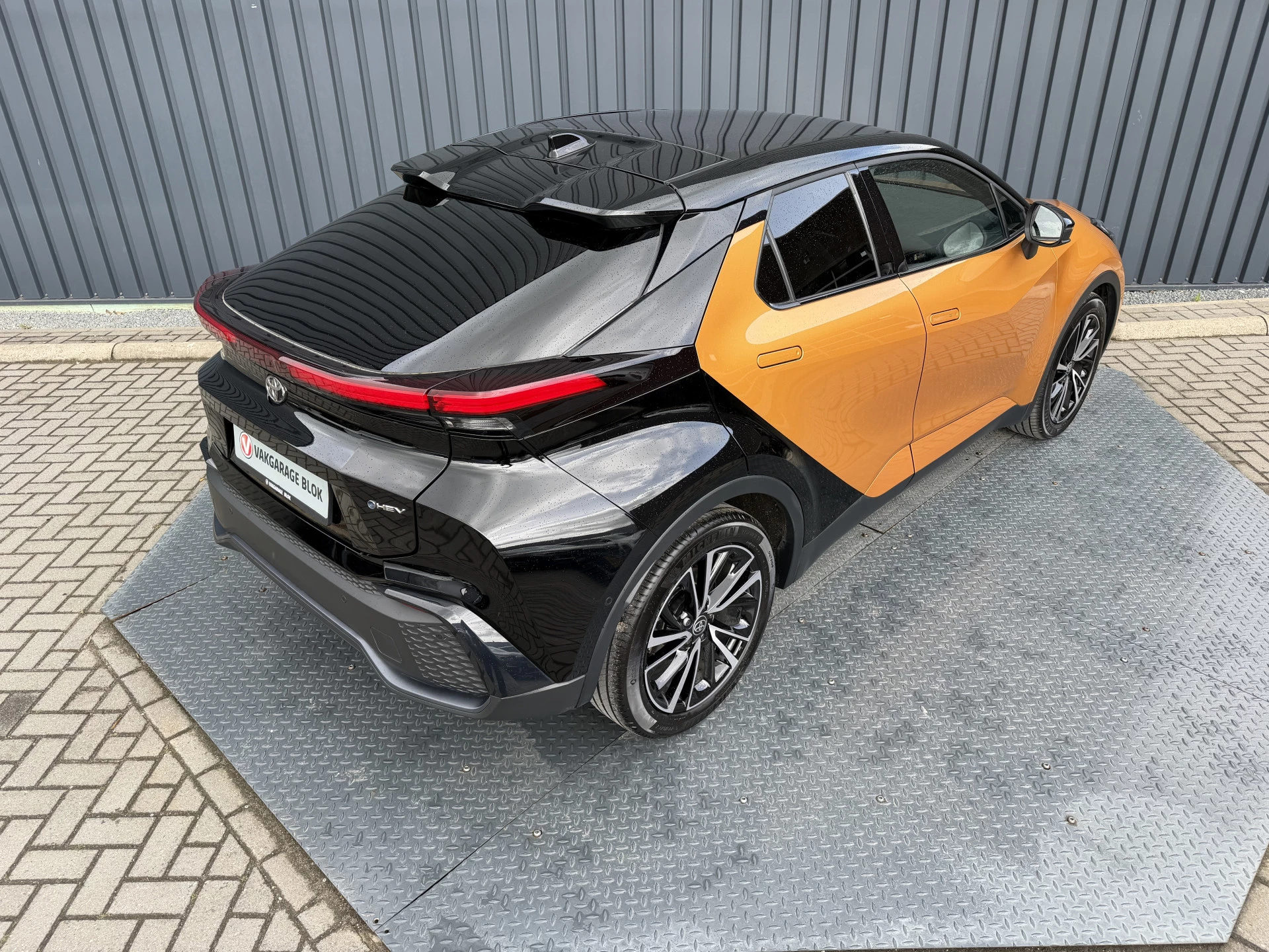 Hoofdafbeelding Toyota C-HR