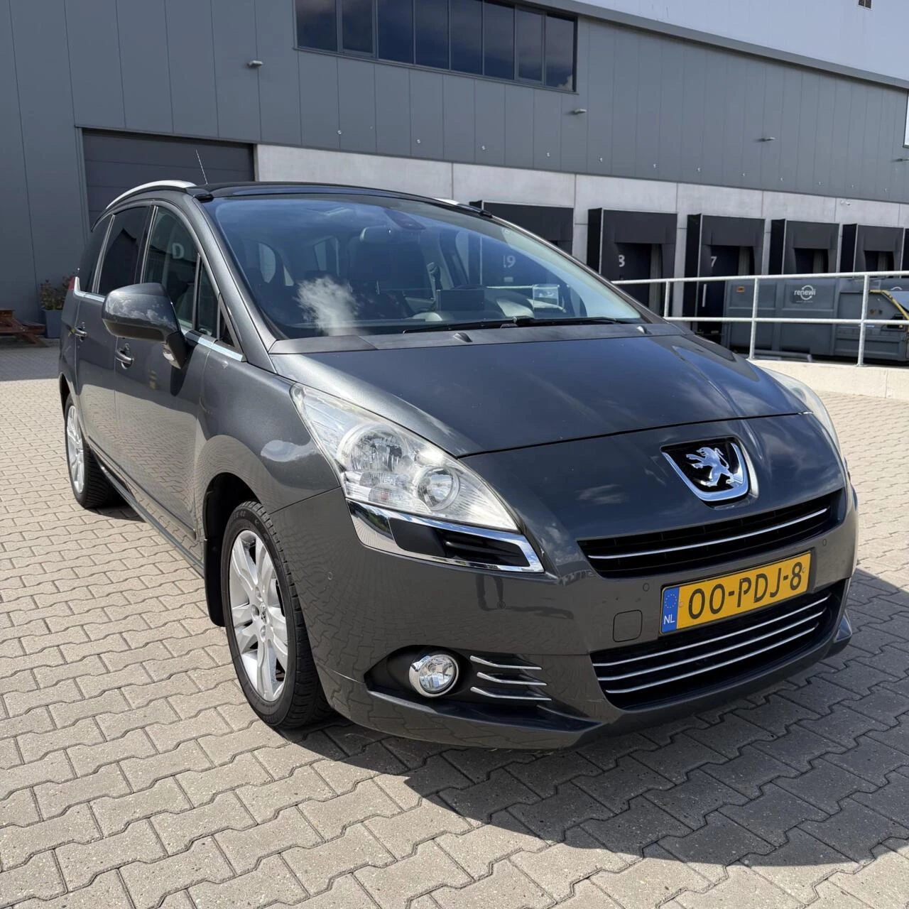 Hoofdafbeelding Peugeot 5008