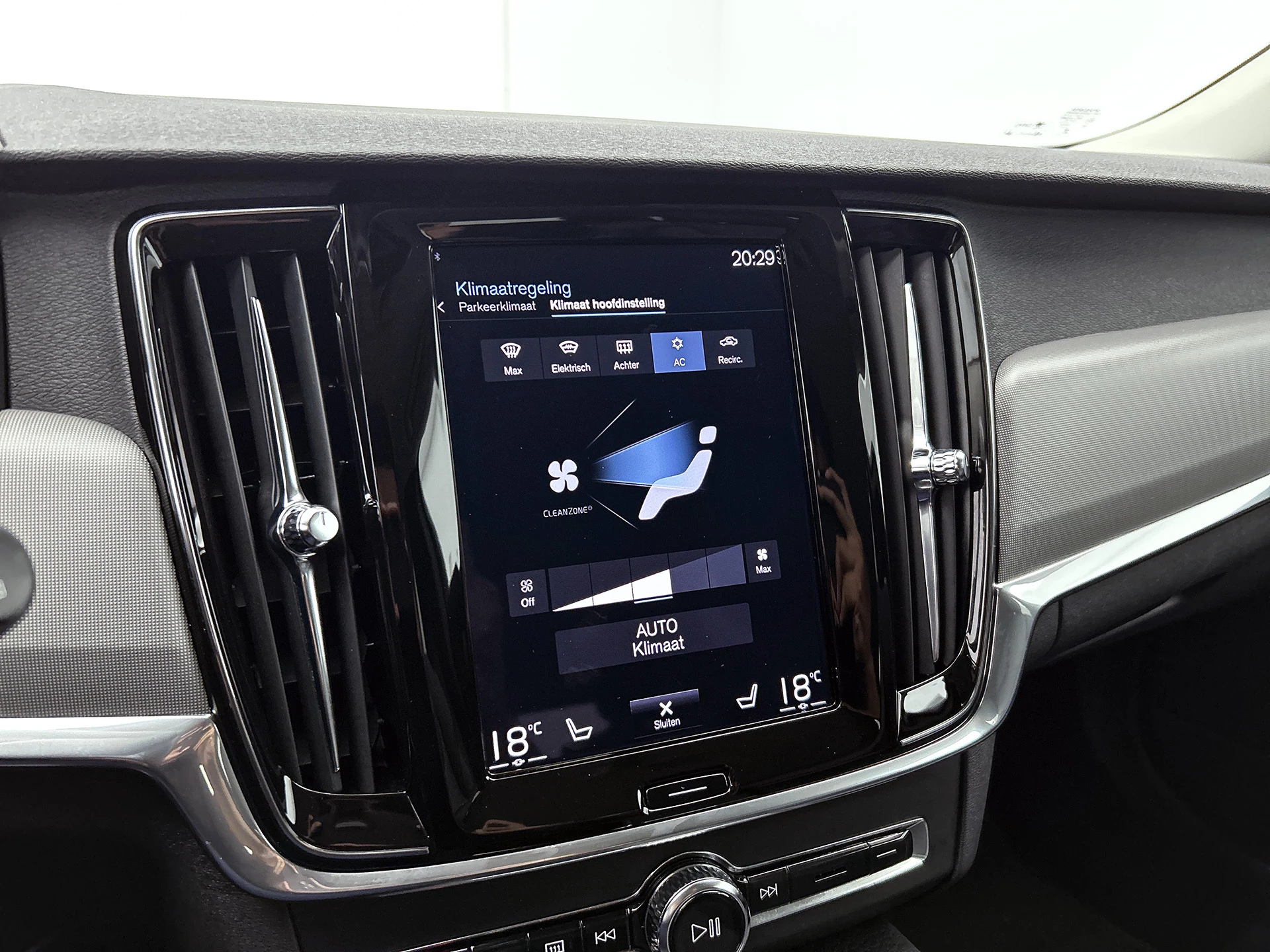 Hoofdafbeelding Volvo V90