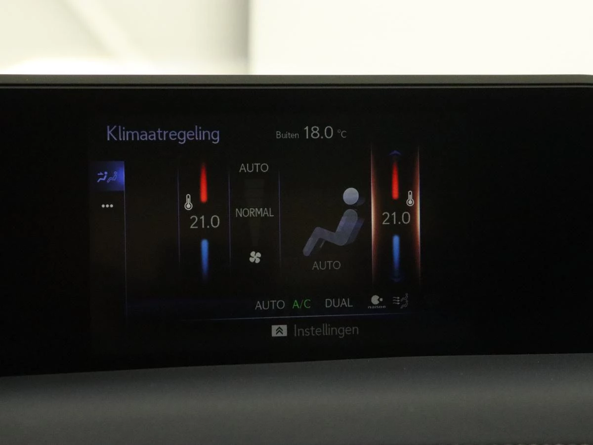 Hoofdafbeelding Lexus UX