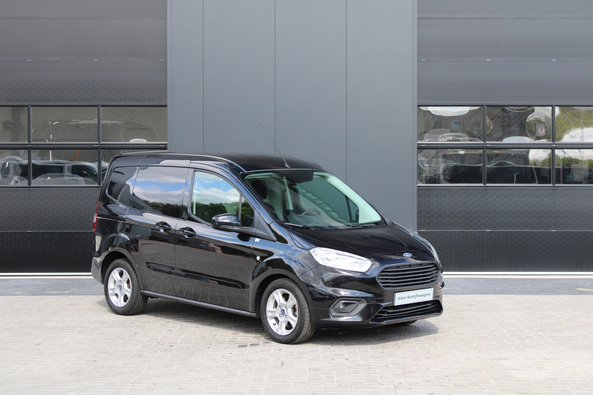 Hoofdafbeelding Ford Transit Courier