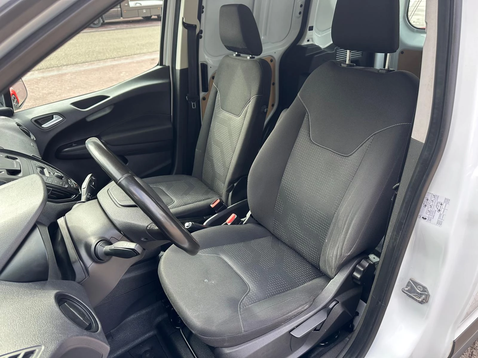 Hoofdafbeelding Ford Transit Courier