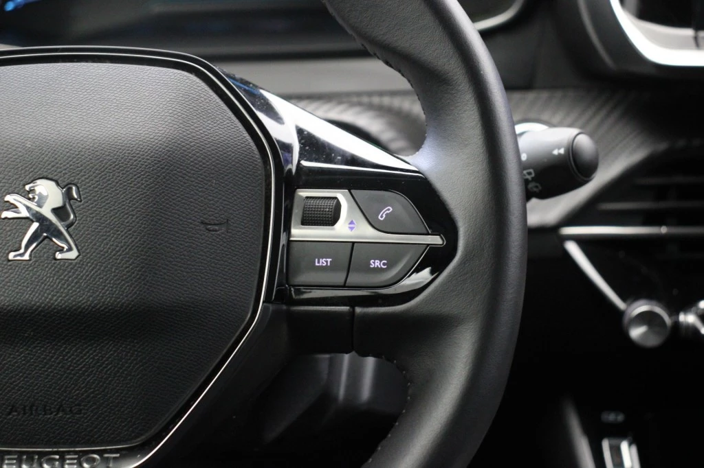 Hoofdafbeelding Peugeot e-2008