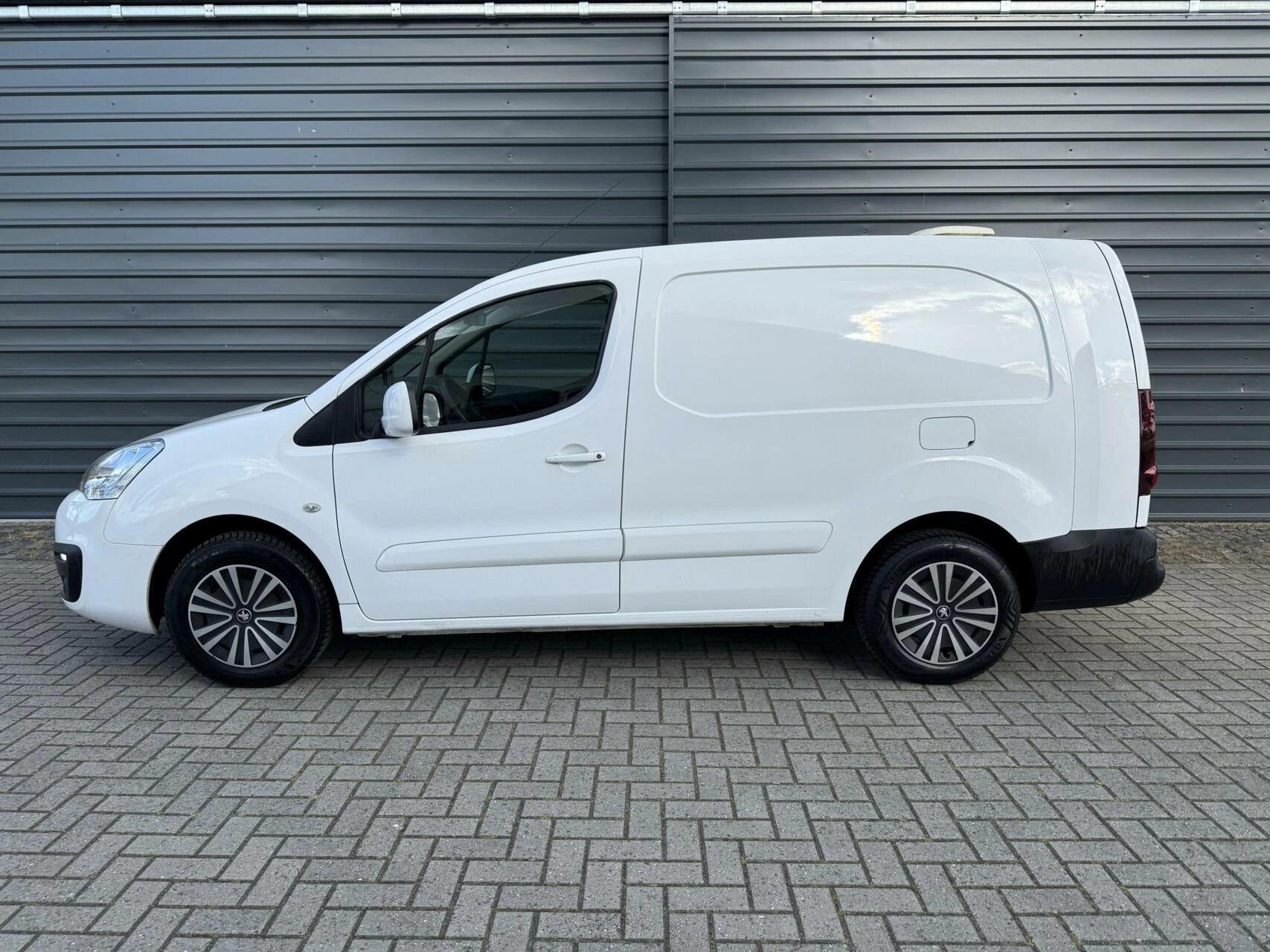 Hoofdafbeelding Peugeot Partner