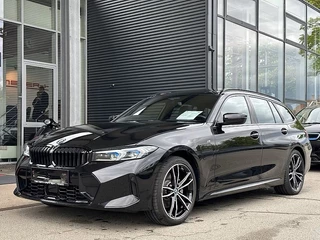 Hoofdafbeelding BMW 3 Serie BMW 3 Serie Touring 330e M-SPORT ** ADAPT. LED, HALF-LEDER, HuD, ACC, SHADOW LINE, H&K SOUND, 19-inch LMV ** 1e EIG - UNFALLFREI ** ** INFORMEER OOK NAAR ONZE AANTREKKELIJKE FINANCIAL-LEASE TARIEVEN **