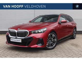 BMW 5 Serie Touring 530e M Sport Automaat / Panoramadak / Trekhaak / Achteruitrijcamera / Adaptieve LED / Harman-Kardon / Stoelverwarming / M Sportonderstel