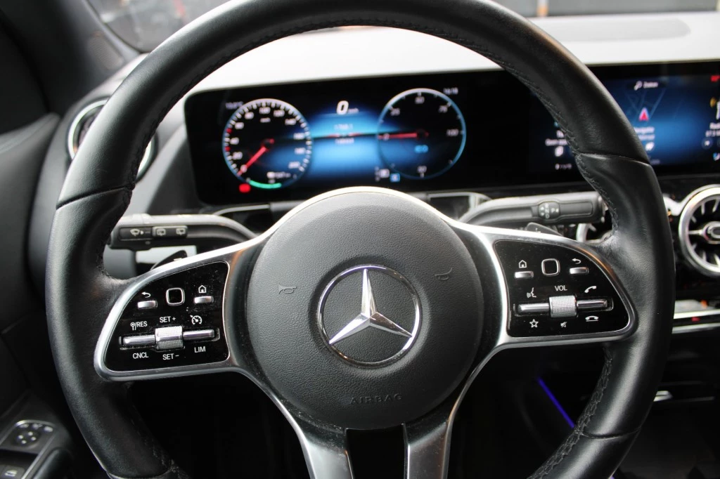 Hoofdafbeelding Mercedes-Benz EQA