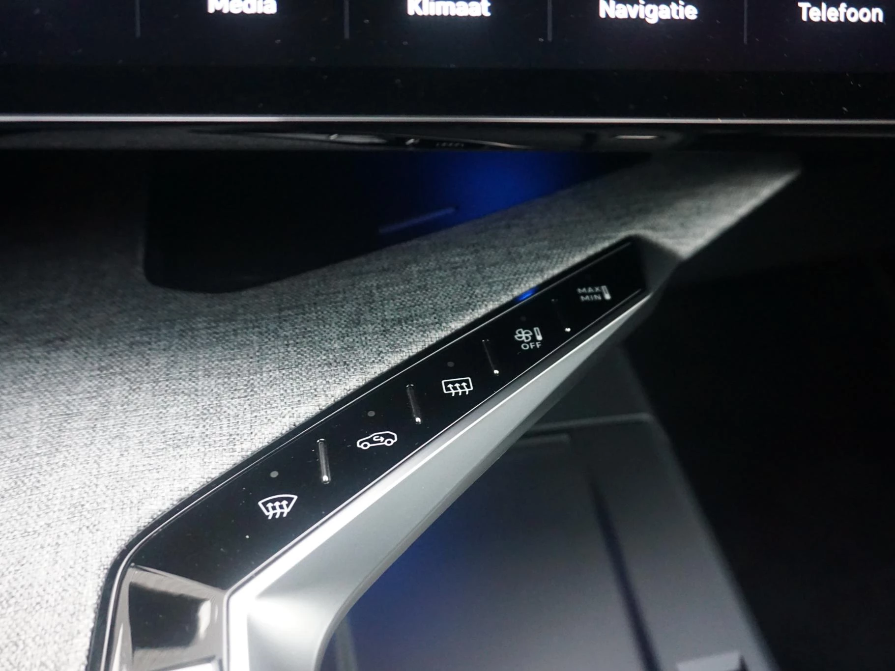 Hoofdafbeelding Peugeot e-3008