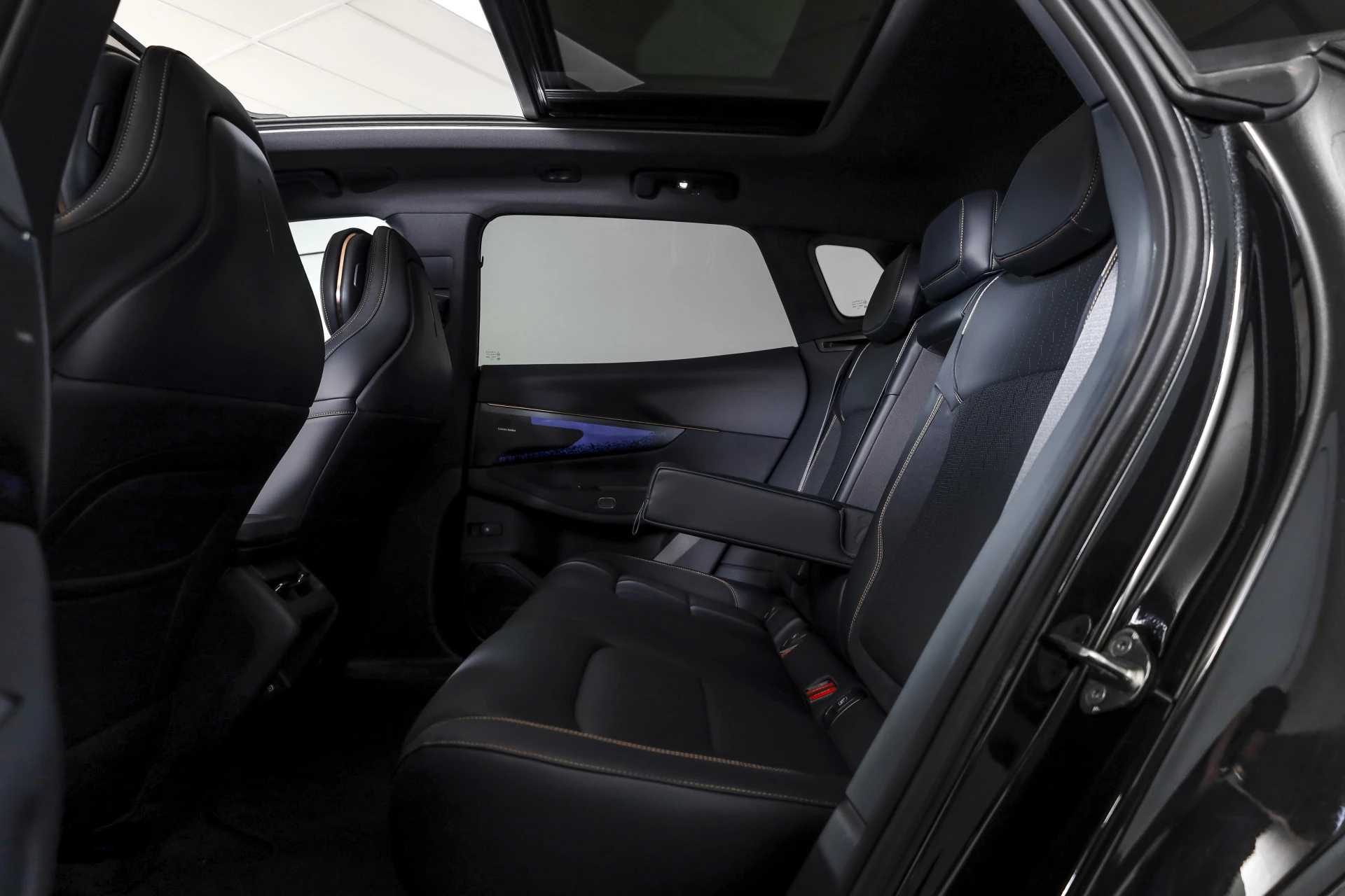 Hoofdafbeelding Lynk & Co 08