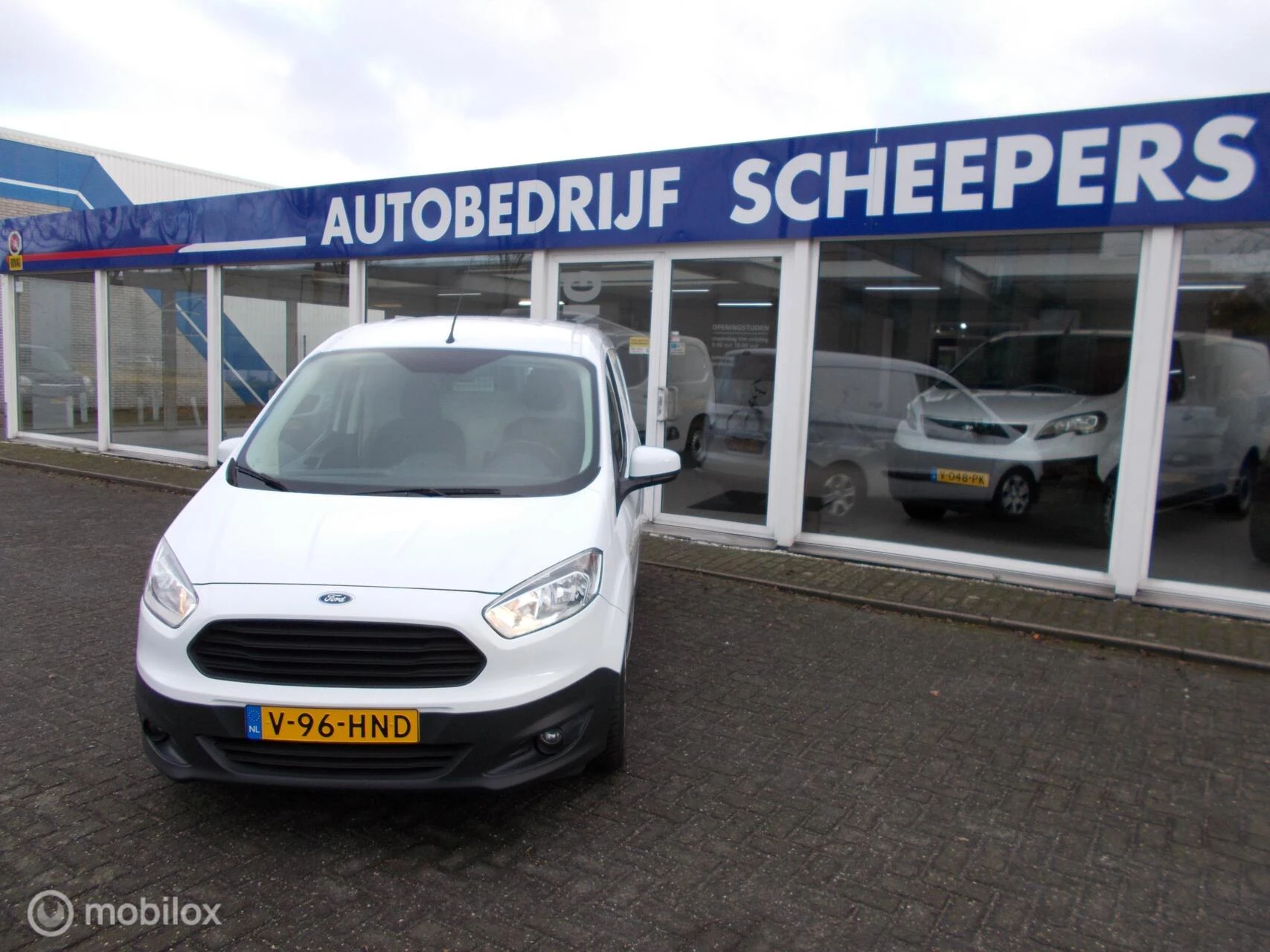 Hoofdafbeelding Ford Transit Courier