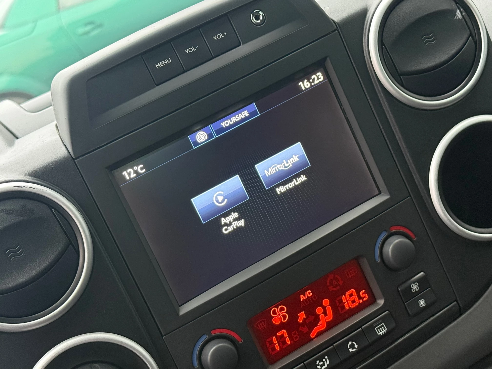 Hoofdafbeelding Peugeot Partner