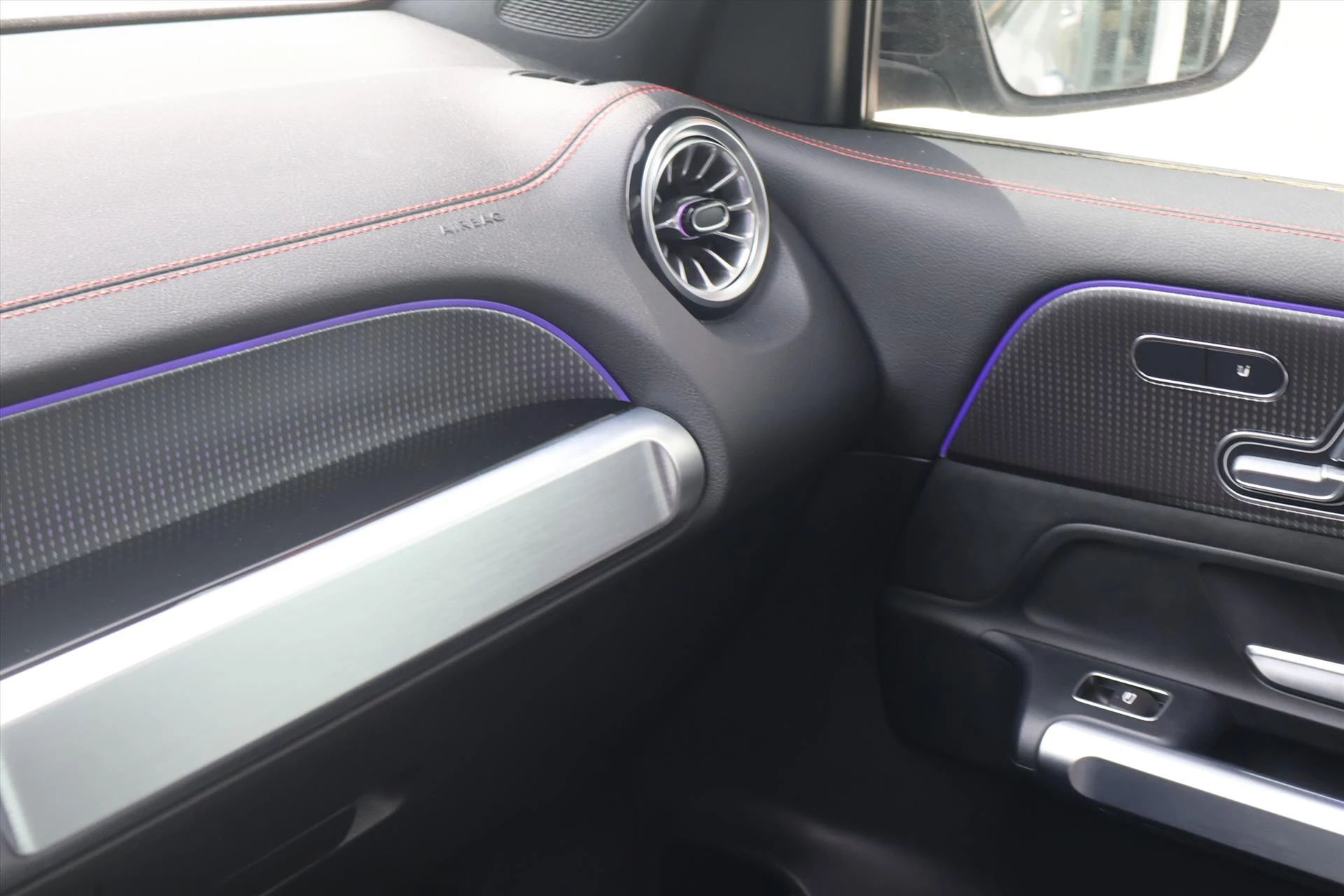 Hoofdafbeelding Mercedes-Benz EQB