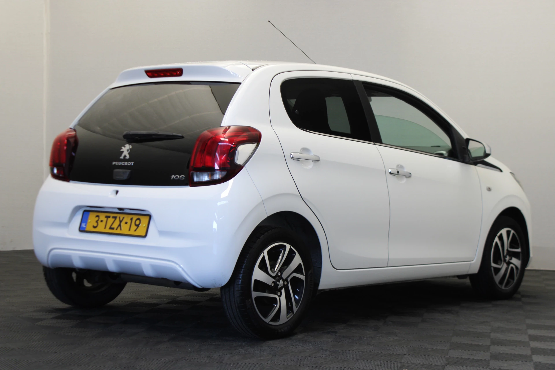 Hoofdafbeelding Peugeot 108