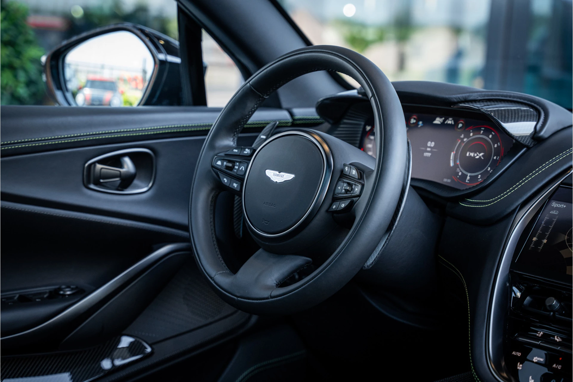 Hoofdafbeelding Aston Martin DBX