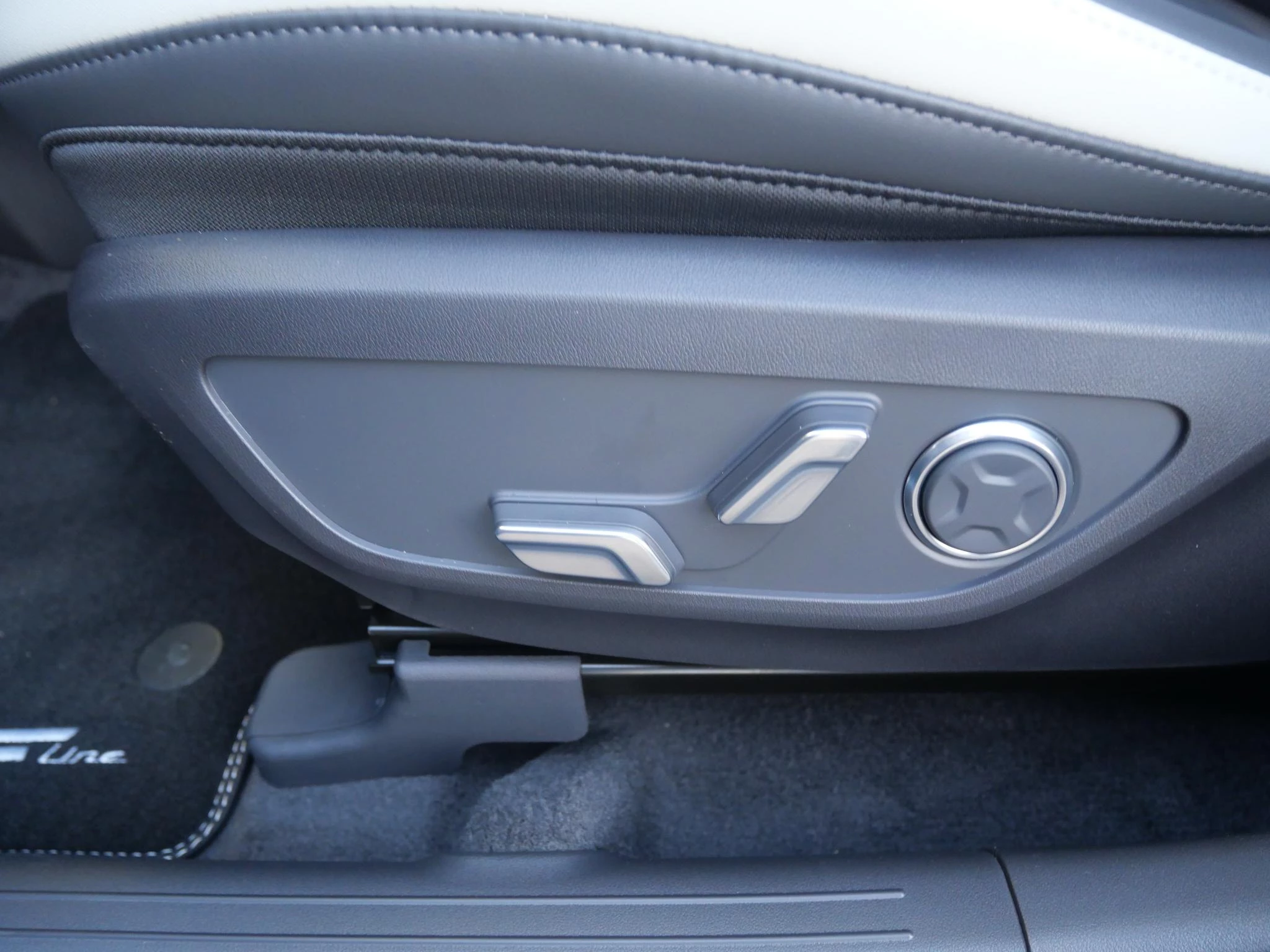 Hoofdafbeelding Kia EV5