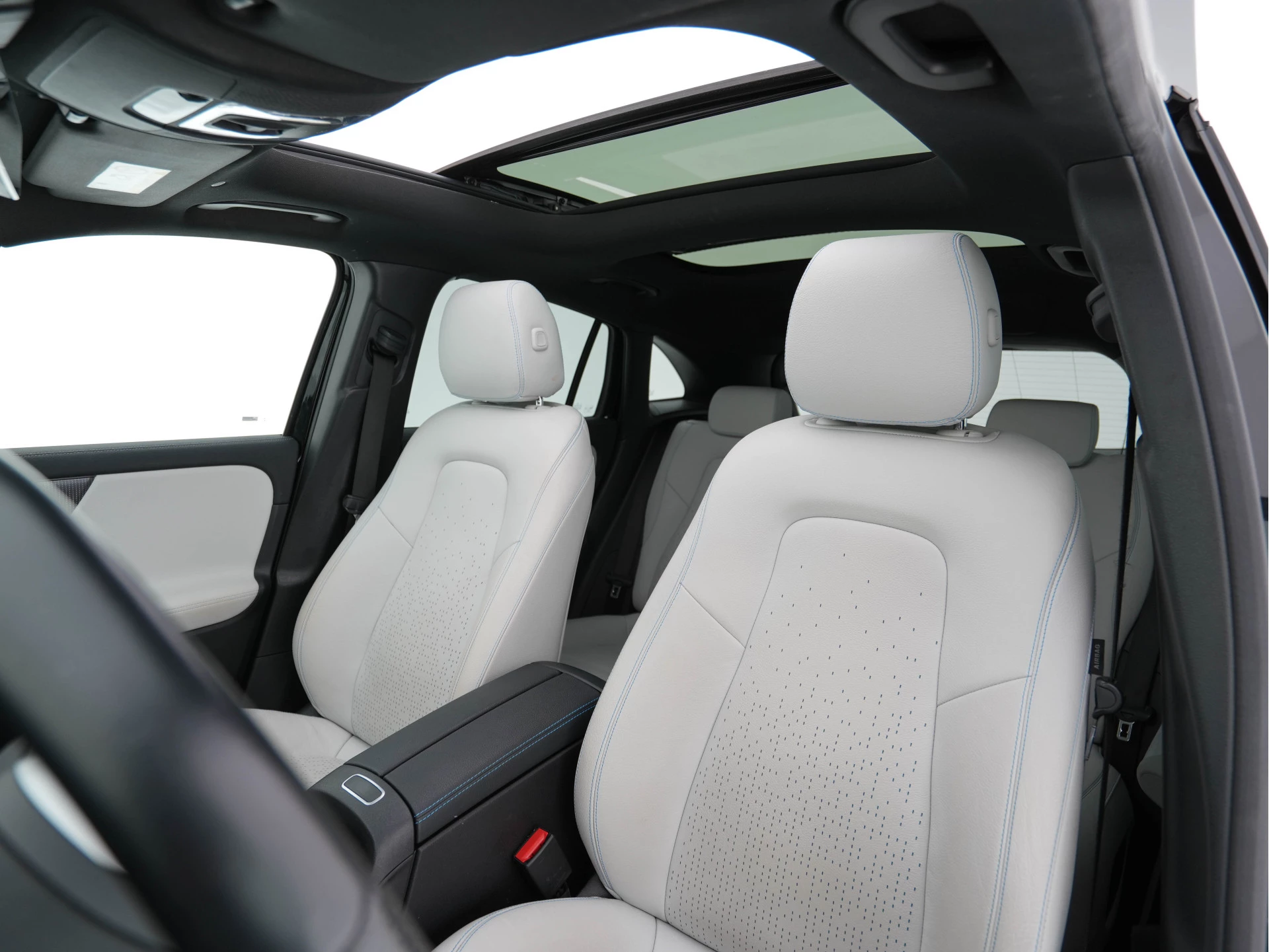 Hoofdafbeelding Mercedes-Benz EQA