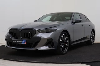 BMW i5 eDrive40 M Sport / Panoramadak / Trekhaak / Comfortstoelen / Adaptieve LED / Parking Assistant Plus / Stoelventilatie / Stuurverwarming