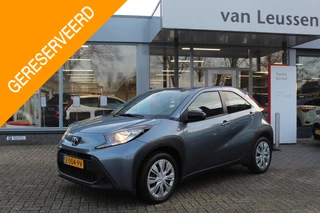 Toyota Aygo X PLAY NL-AUTO APPLE/ANDROID LED DAGRIJVERLICHTING AD-CRUISE AIRCO PARKEERCAMERA