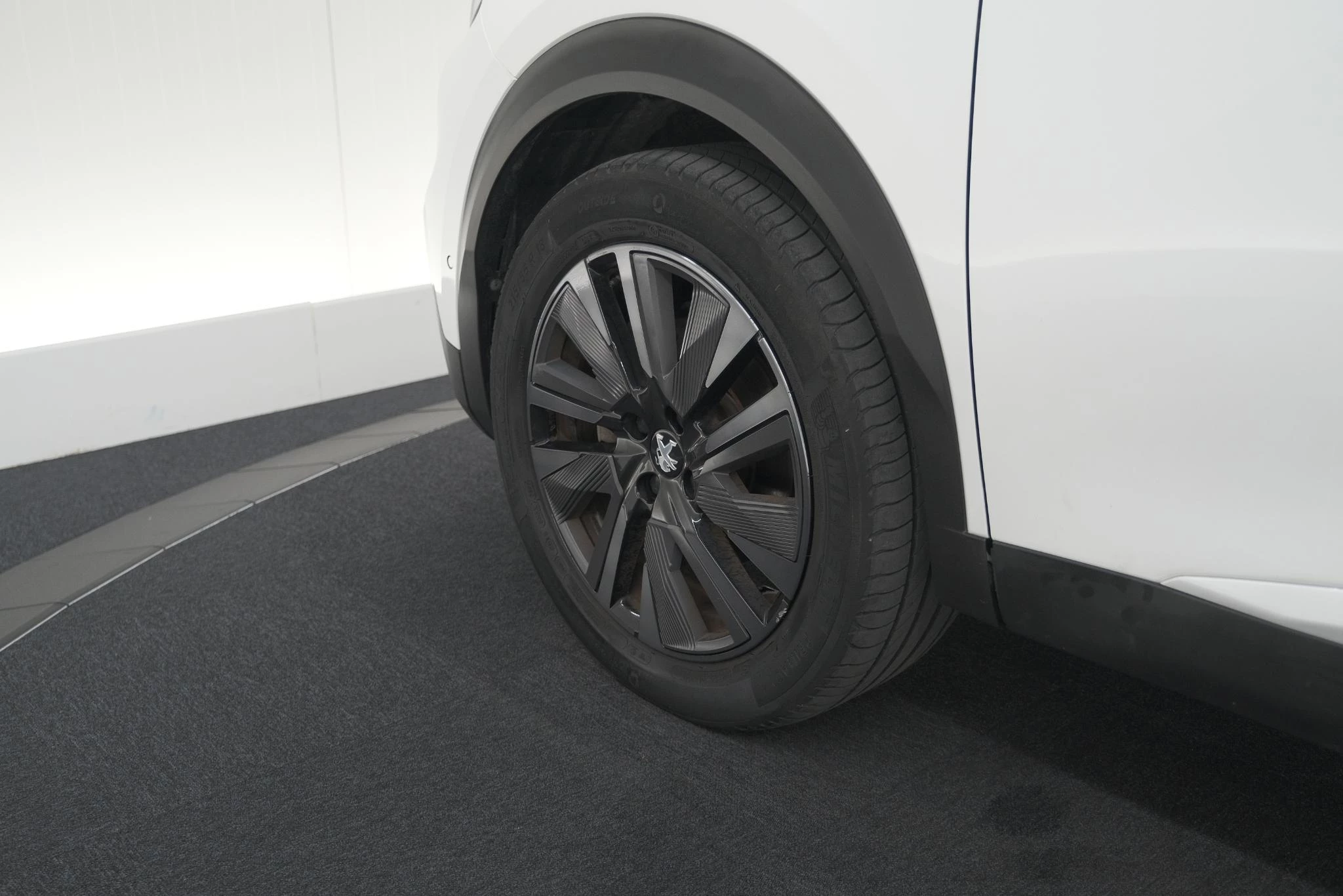 Hoofdafbeelding Peugeot e-2008