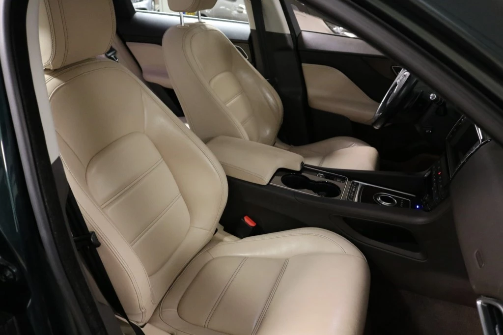 Hoofdafbeelding Jaguar F-PACE
