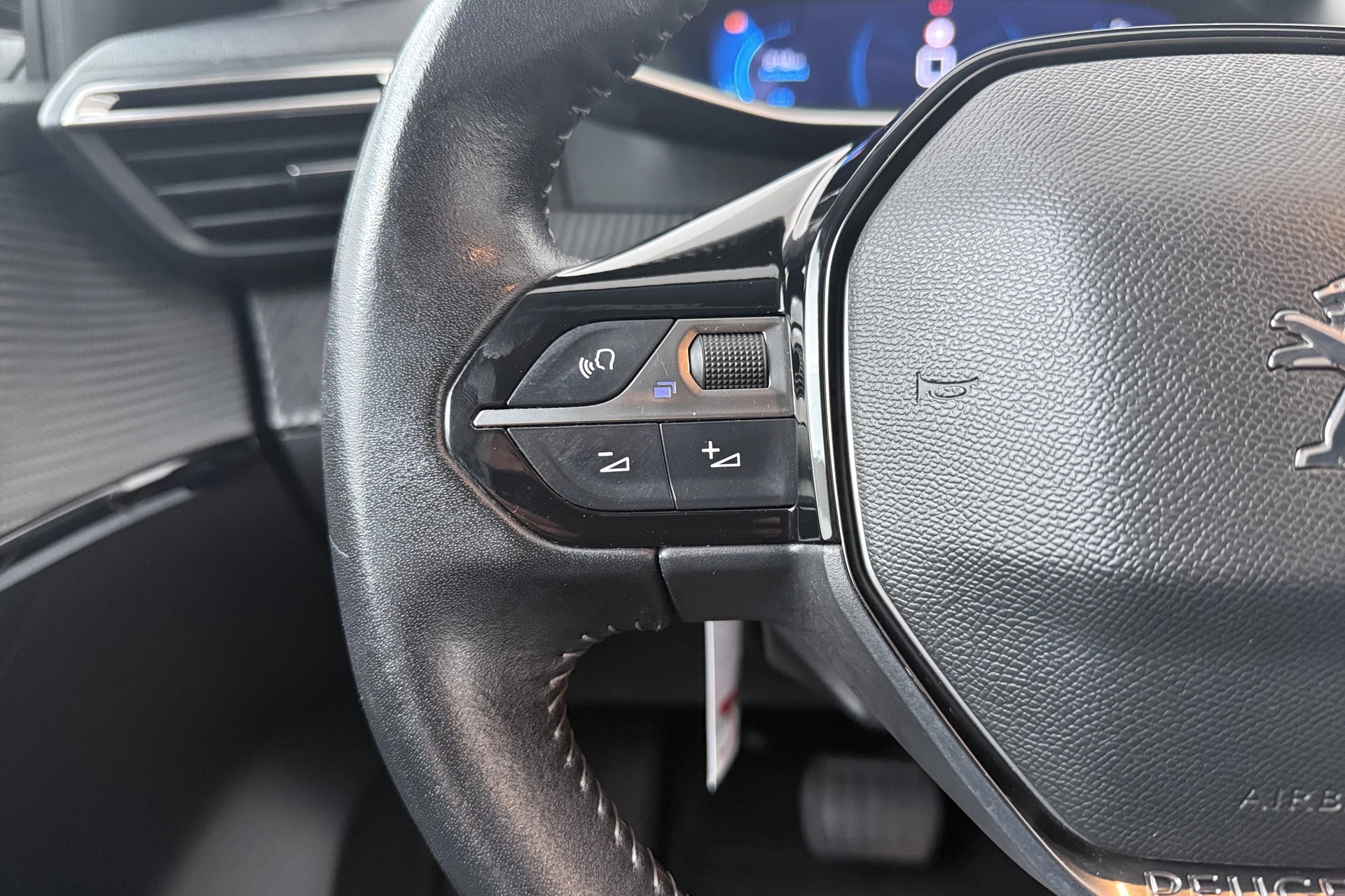 Hoofdafbeelding Peugeot e-208