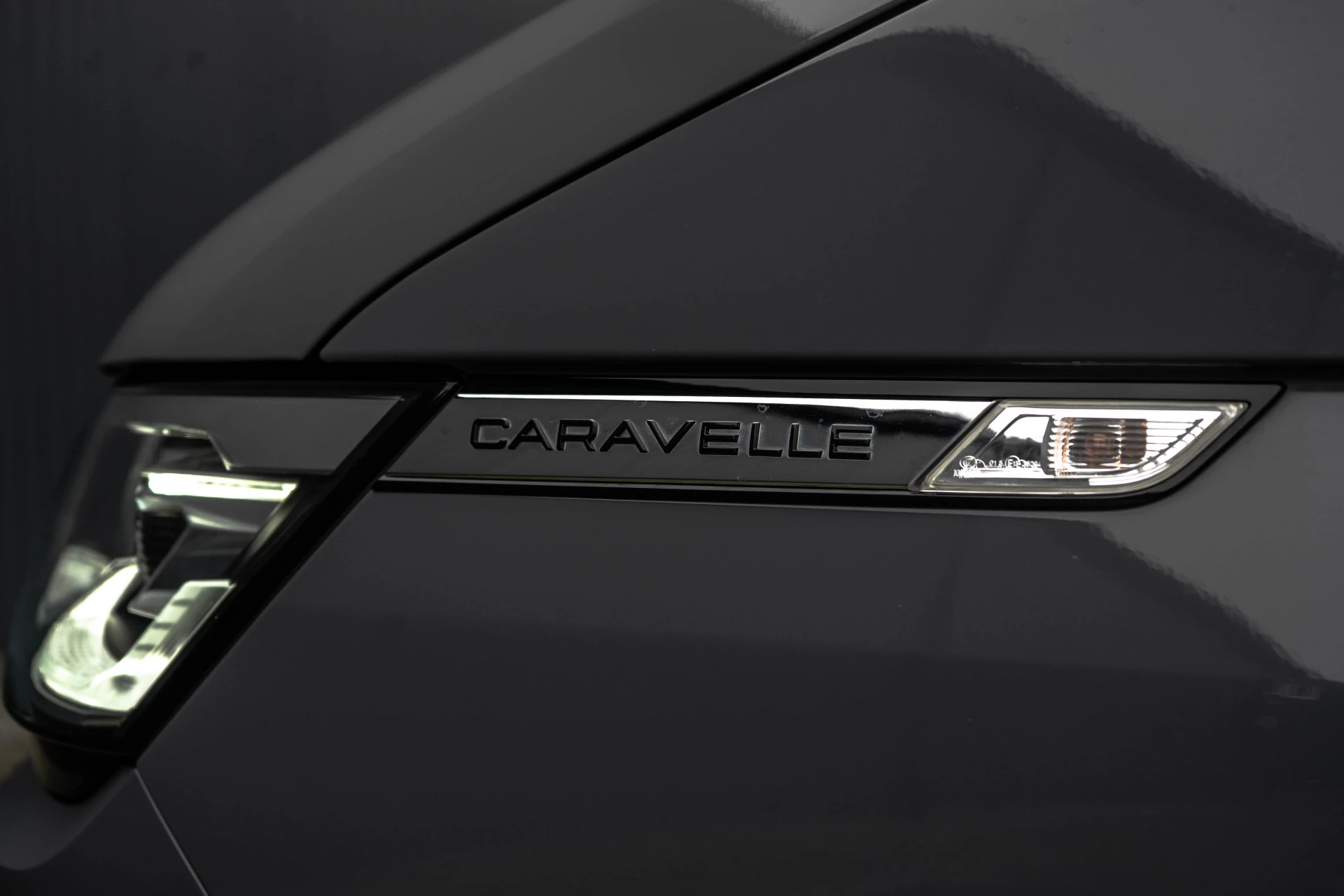 Hoofdafbeelding Volkswagen Carravelle | Automaat | Led | Camera | Carplay | Navi | Zijschuifdeur R+L | Adapt.Cruise | Trekhaak