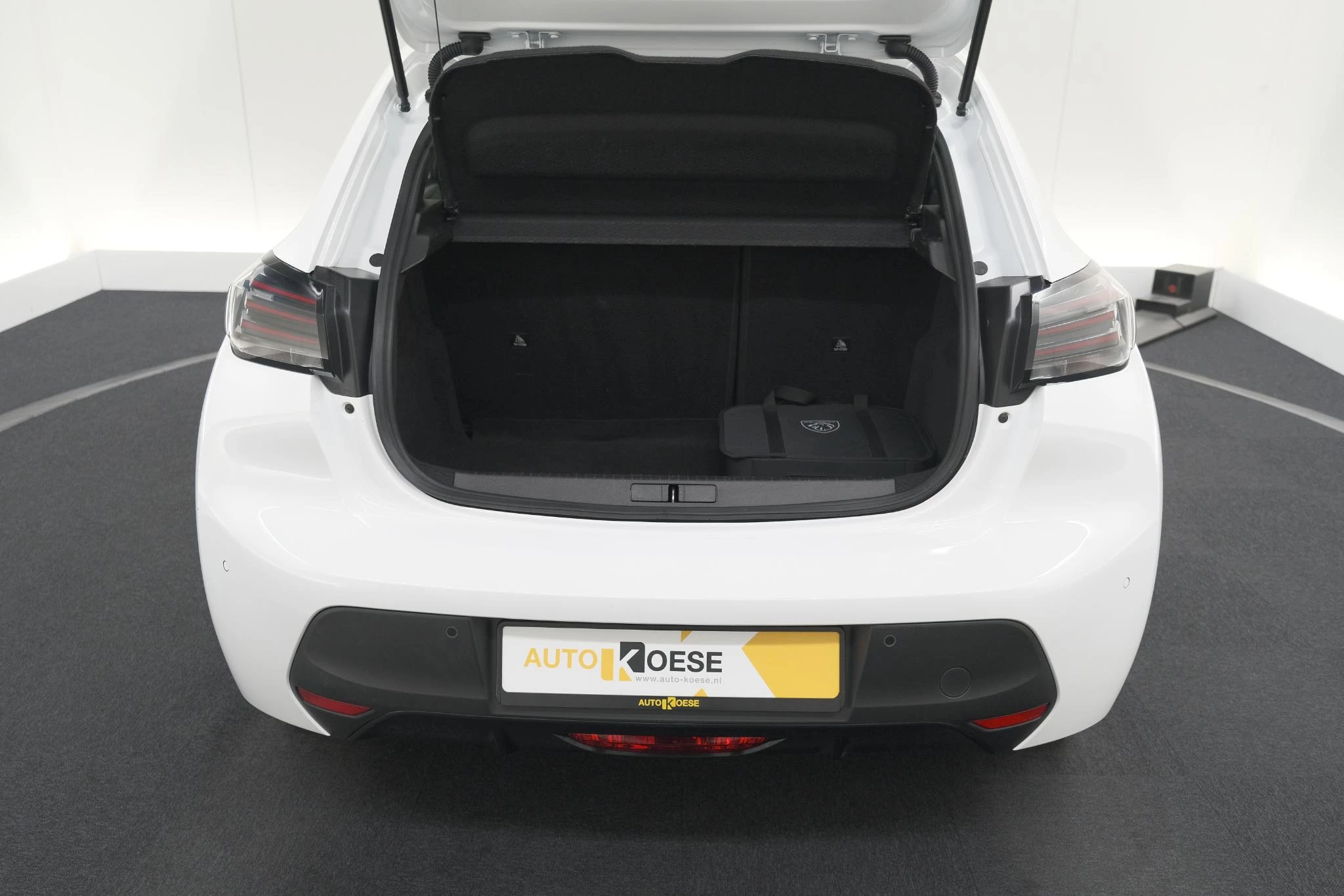 Hoofdafbeelding Peugeot e-208