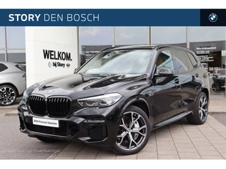 Hoofdafbeelding BMW X5 BMW X5 xDrive45e High Executive M Sport Automaat / Panoramadak / Comfortstoelen / Comfort Access / Adaptieve LED / Head-Up / Harman Kardon / Parking Assistant Plus