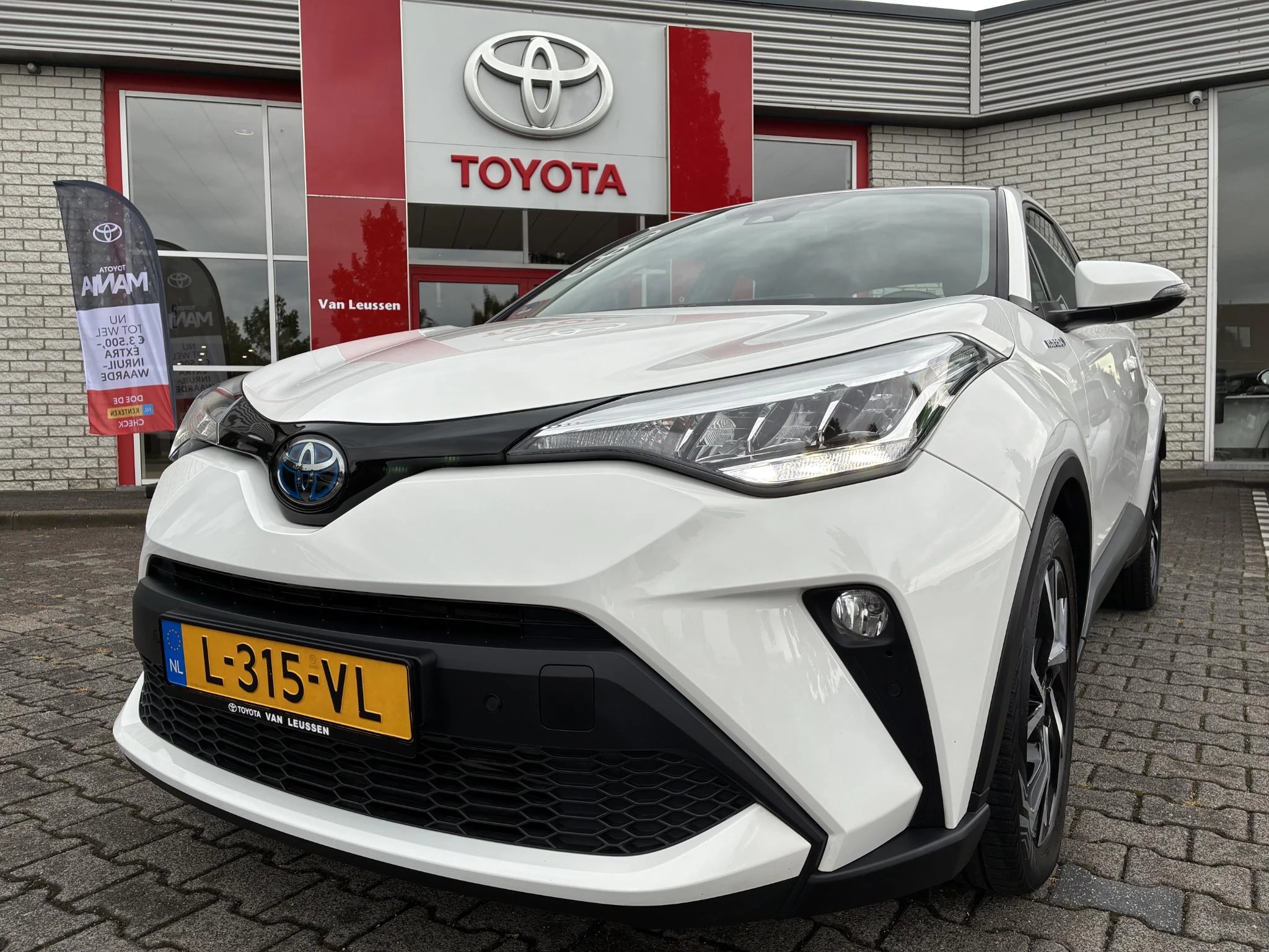 Hoofdafbeelding Toyota C-HR