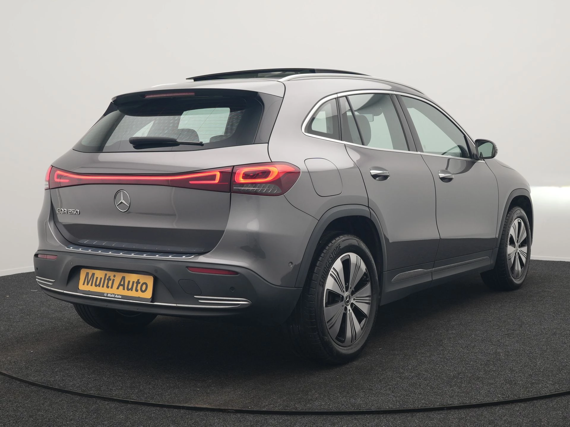Hoofdafbeelding Mercedes-Benz EQA