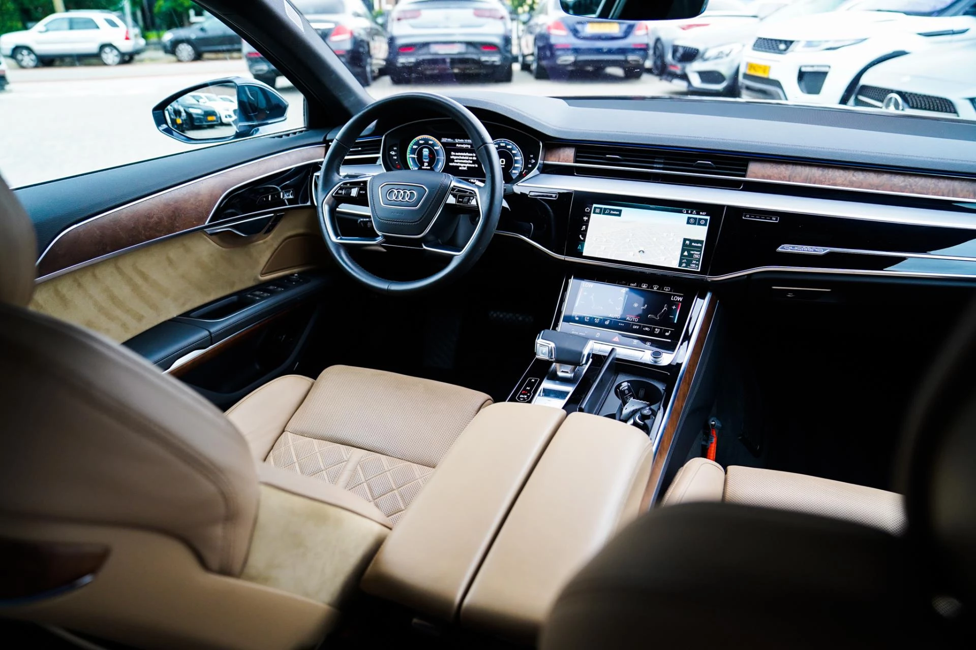 Hoofdafbeelding Audi A8