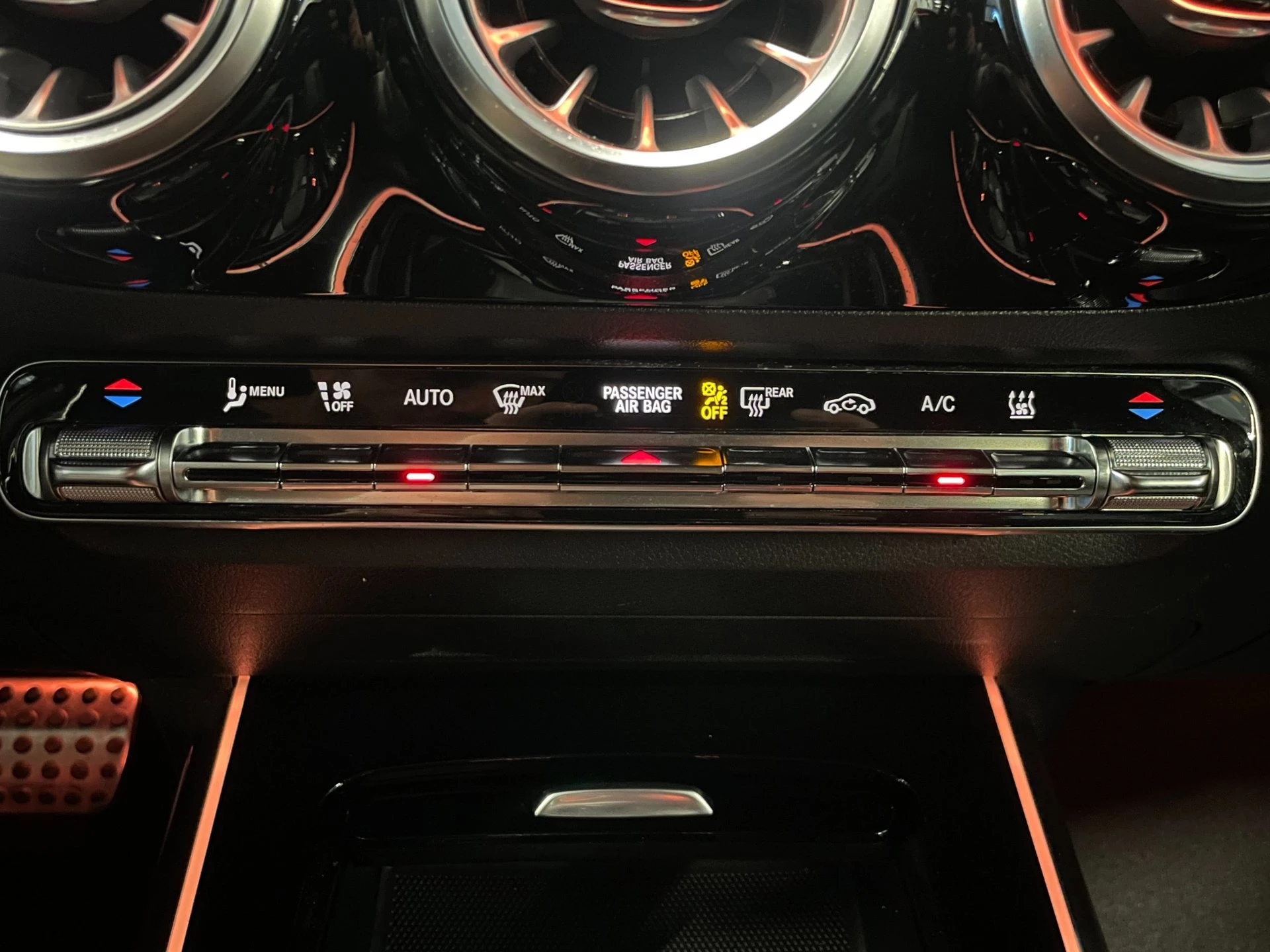 Hoofdafbeelding Mercedes-Benz EQA