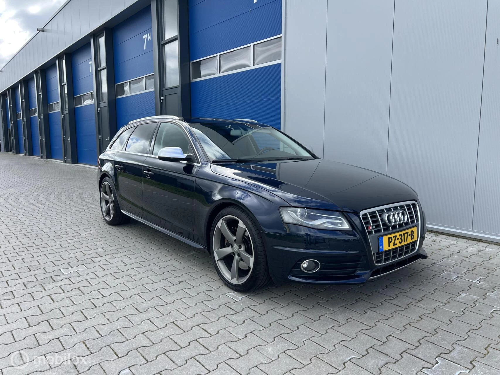 Hoofdafbeelding Audi S4
