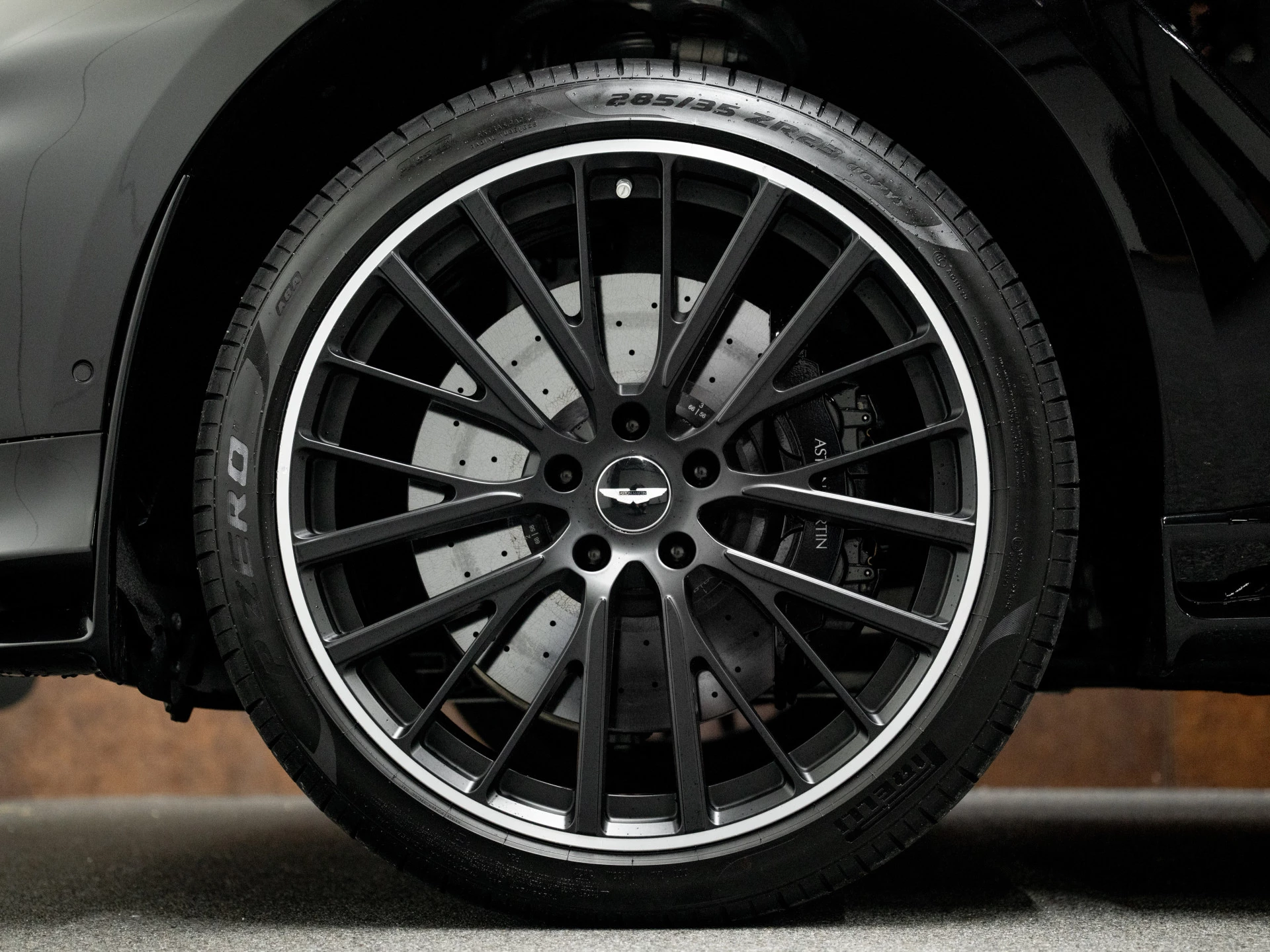 Hoofdafbeelding Aston Martin DBX