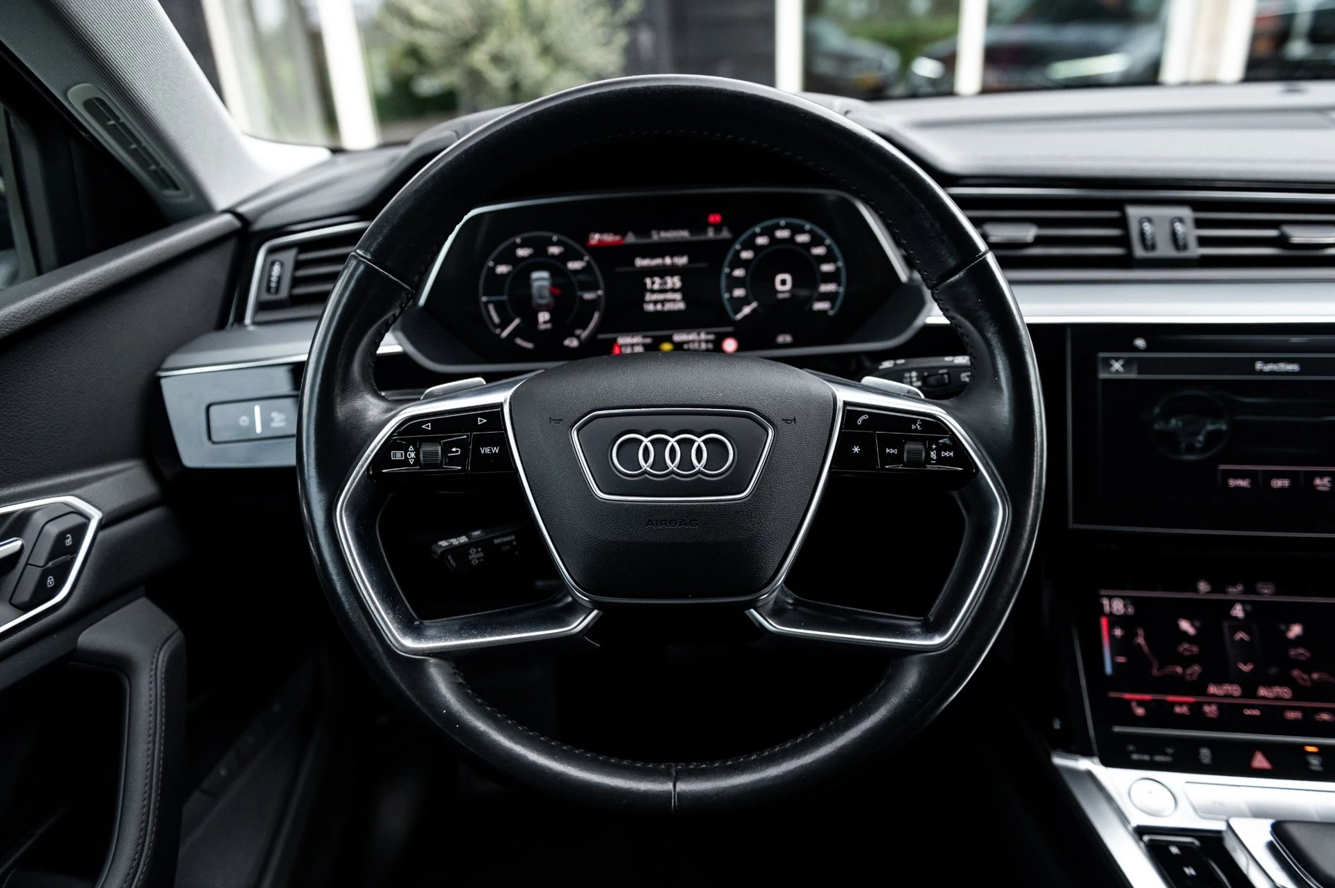 Hoofdafbeelding Audi e-tron