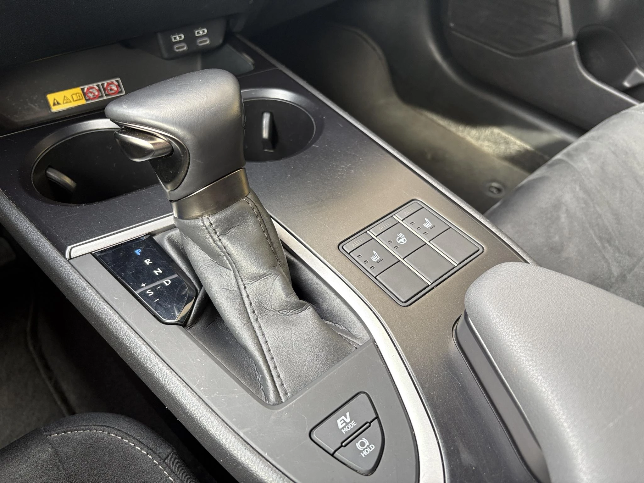 Hoofdafbeelding Lexus UX
