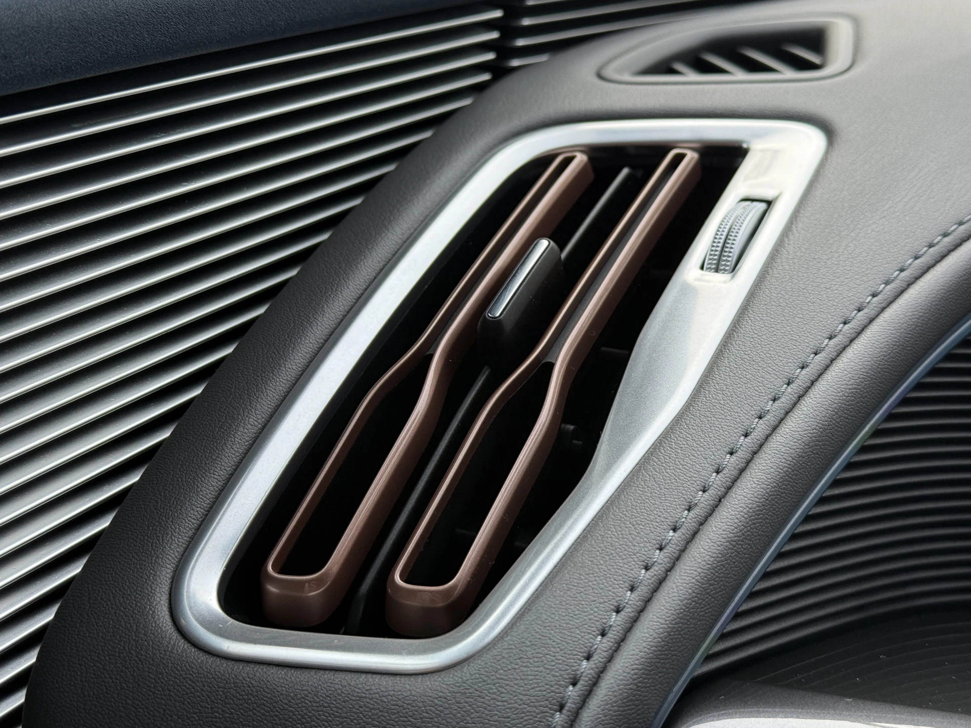 Hoofdafbeelding Mercedes-Benz EQC