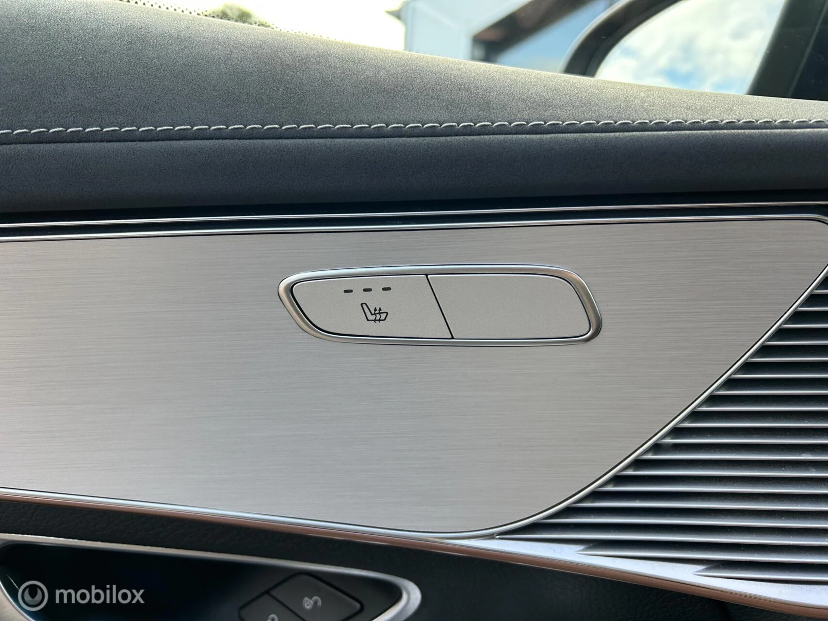 Hoofdafbeelding Mercedes-Benz EQC