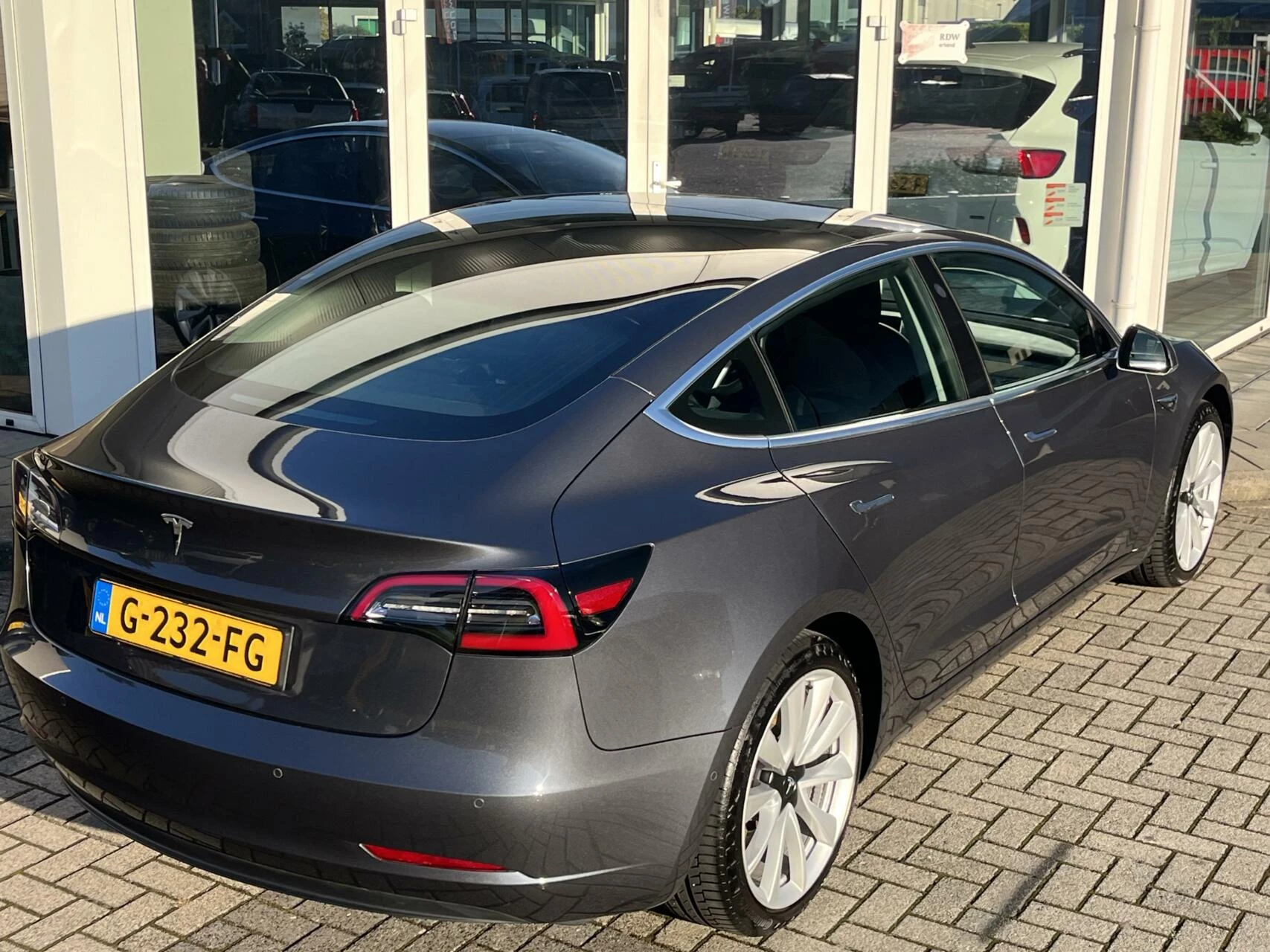 Hoofdafbeelding Tesla Model 3