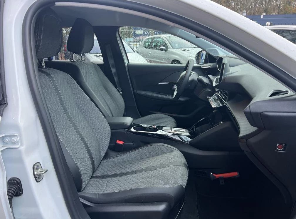 Hoofdafbeelding Peugeot e-208