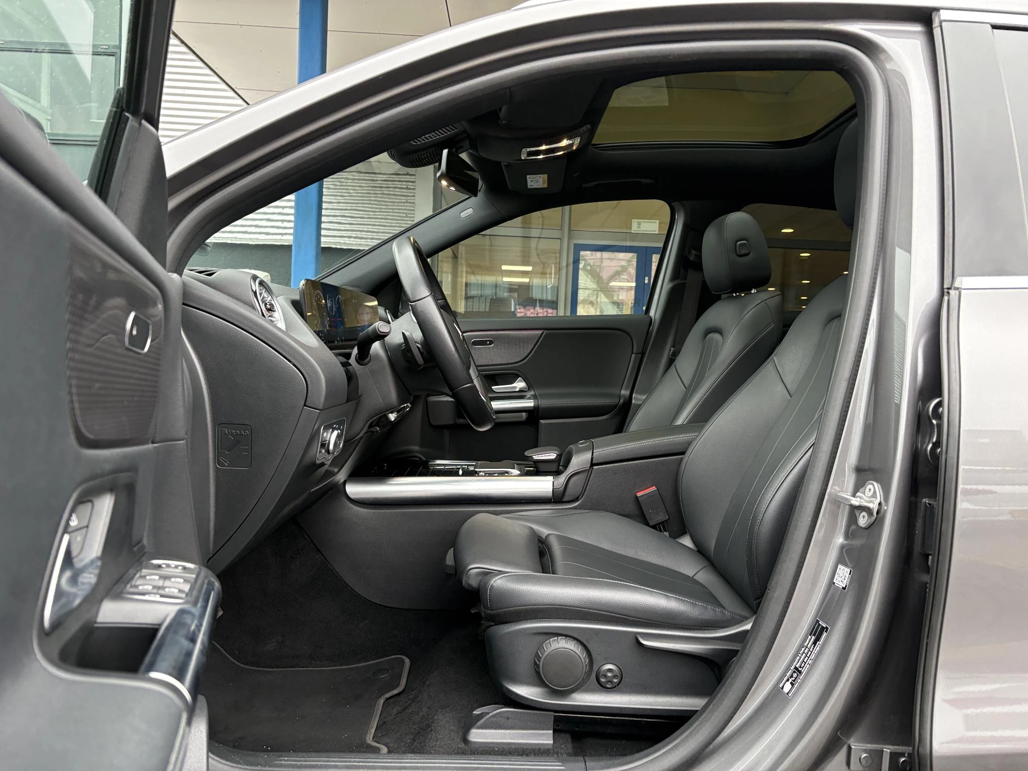 Hoofdafbeelding Mercedes-Benz EQA