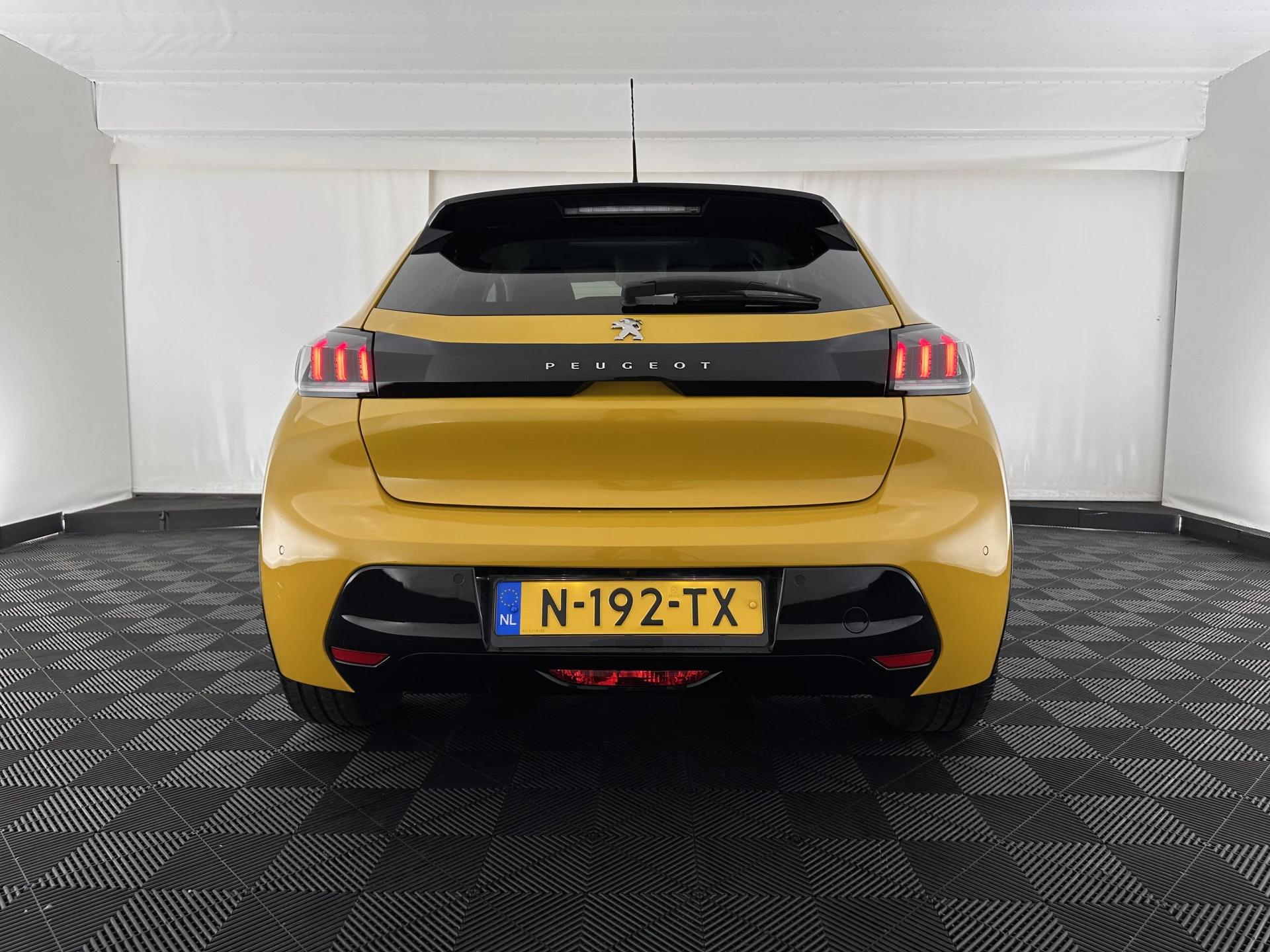 Hoofdafbeelding Peugeot e-208