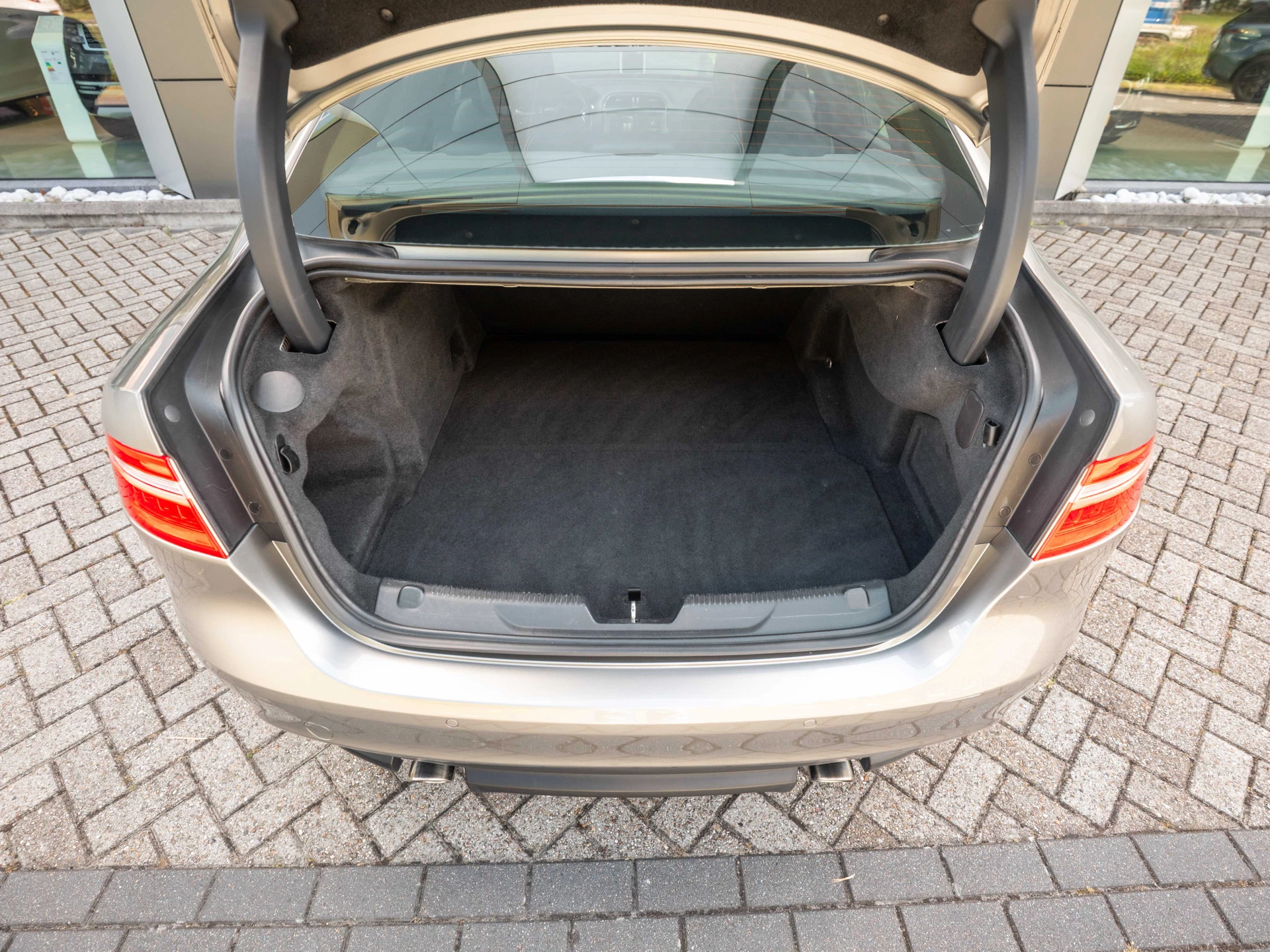 Hoofdafbeelding Jaguar XE