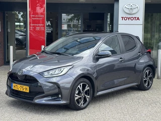 Toyota Yaris 1.5 Hybrid 115 DYNAMIC LM-VELGEN 16'' APPLE/ANDROID LED NAVI KEYLESS CAMERA CLIMATE PRIVACY GLASS NL-AUTO