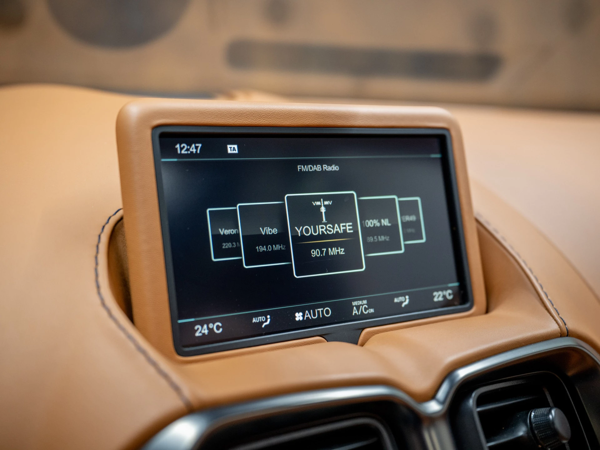 Hoofdafbeelding Aston Martin V8 Vantage