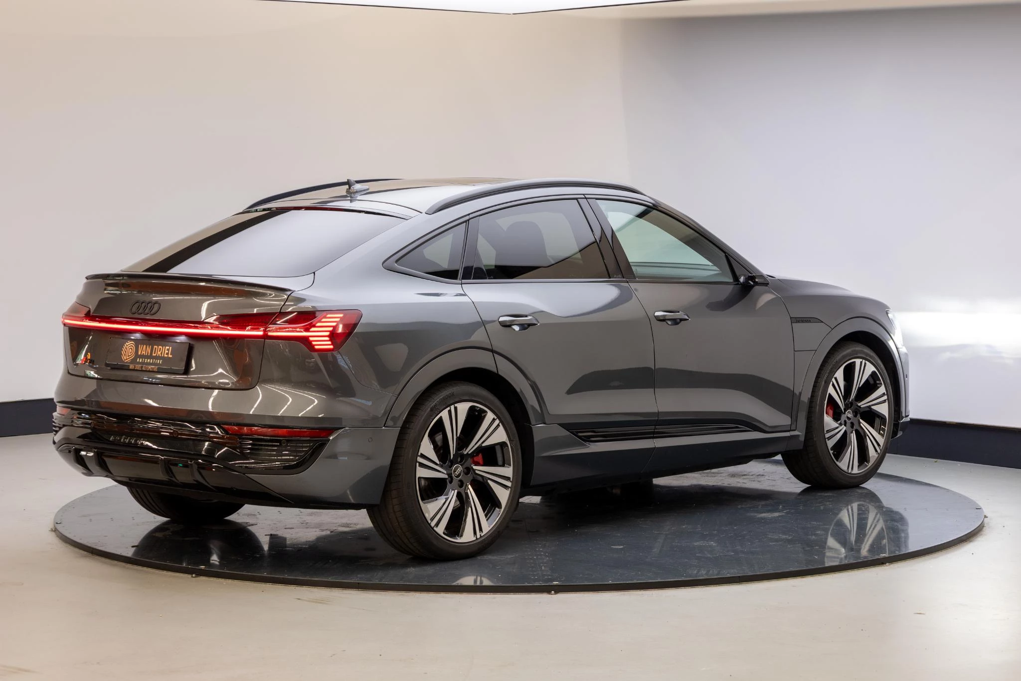 Hoofdafbeelding Audi Q8 Sportback e-tron