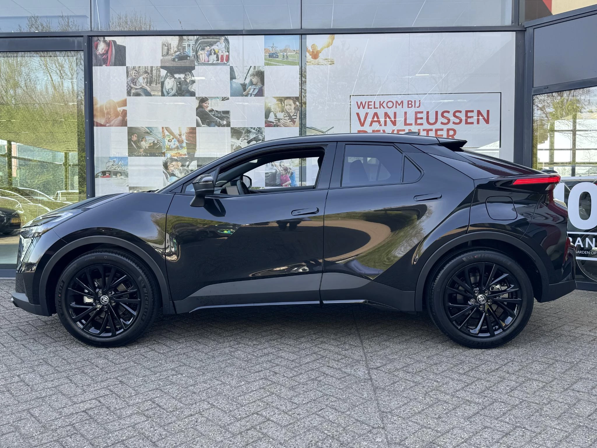 Hoofdafbeelding Toyota C-HR